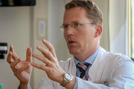 Professor Timmermann ist Direktor der Klinik für Neurologie und des Zentrums für Notfallmedizin. (Bild: UKGM)